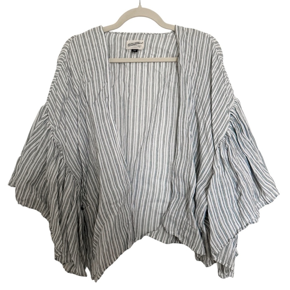 Universal Thread Blue and White Striped Cropped Kimono - Picture 2 of 6